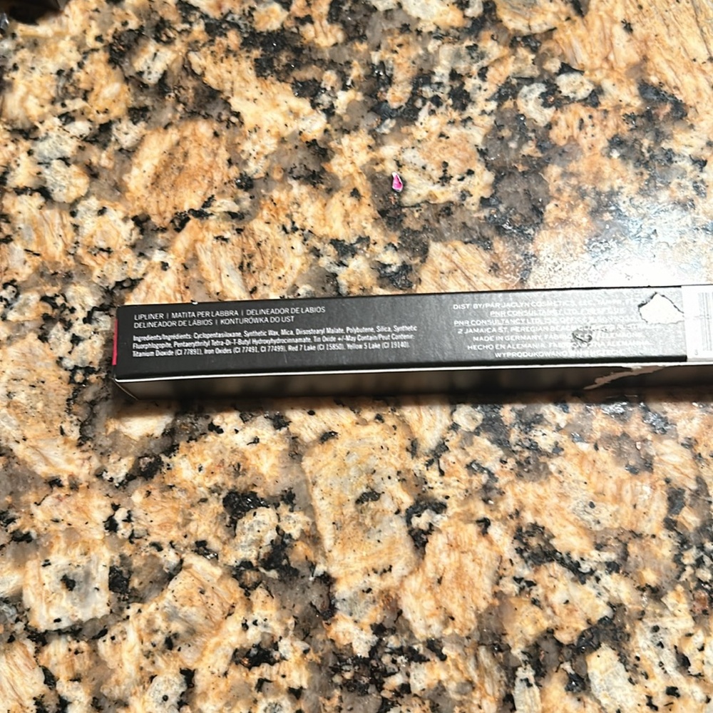 JACLYN COSMETICS Lip Liner in shade “Easy Peasy”, NIB - Picture 3 of 4
